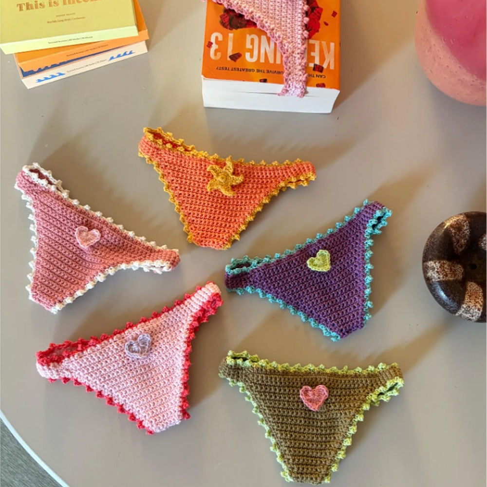 Handmade Crochet Underwear Bookmark 🩲✨ – Cute & Creative Gift 🎁（Finished Product）