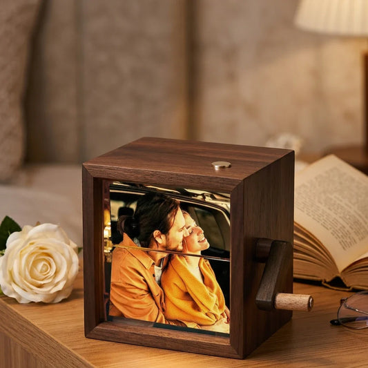 Mosun™ NostalgiaCube – Personalized Photo Showcase