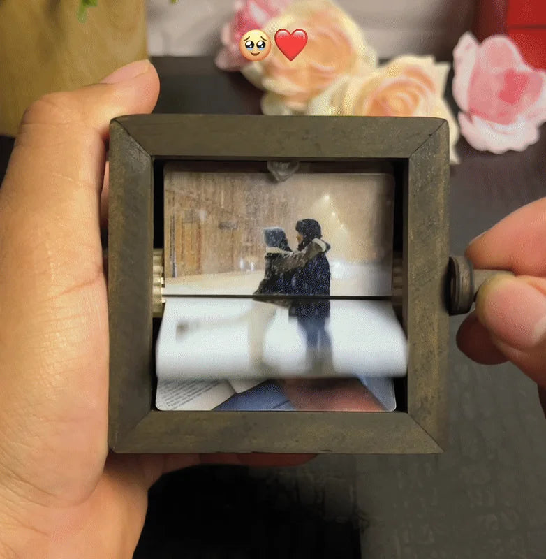 Mosun™ NostalgiaCube – Personalized Photo Showcase