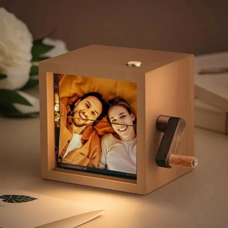 Mosun™ NostalgiaCube – Personalized Photo Showcase